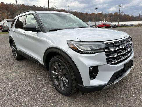 New 2026 Ford Explorer Active w/ Active Comfort Package image 3