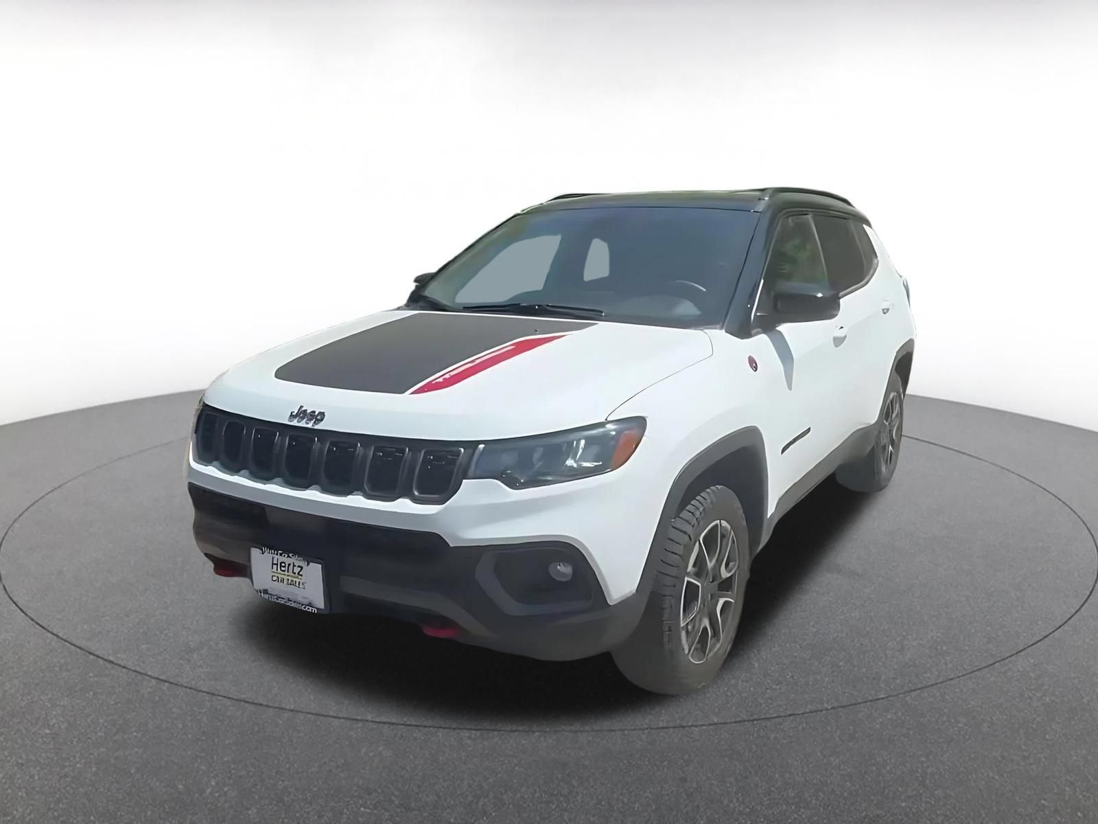 Used 2025 Jeep Compass Trailhawk AWD/4WD image 5
