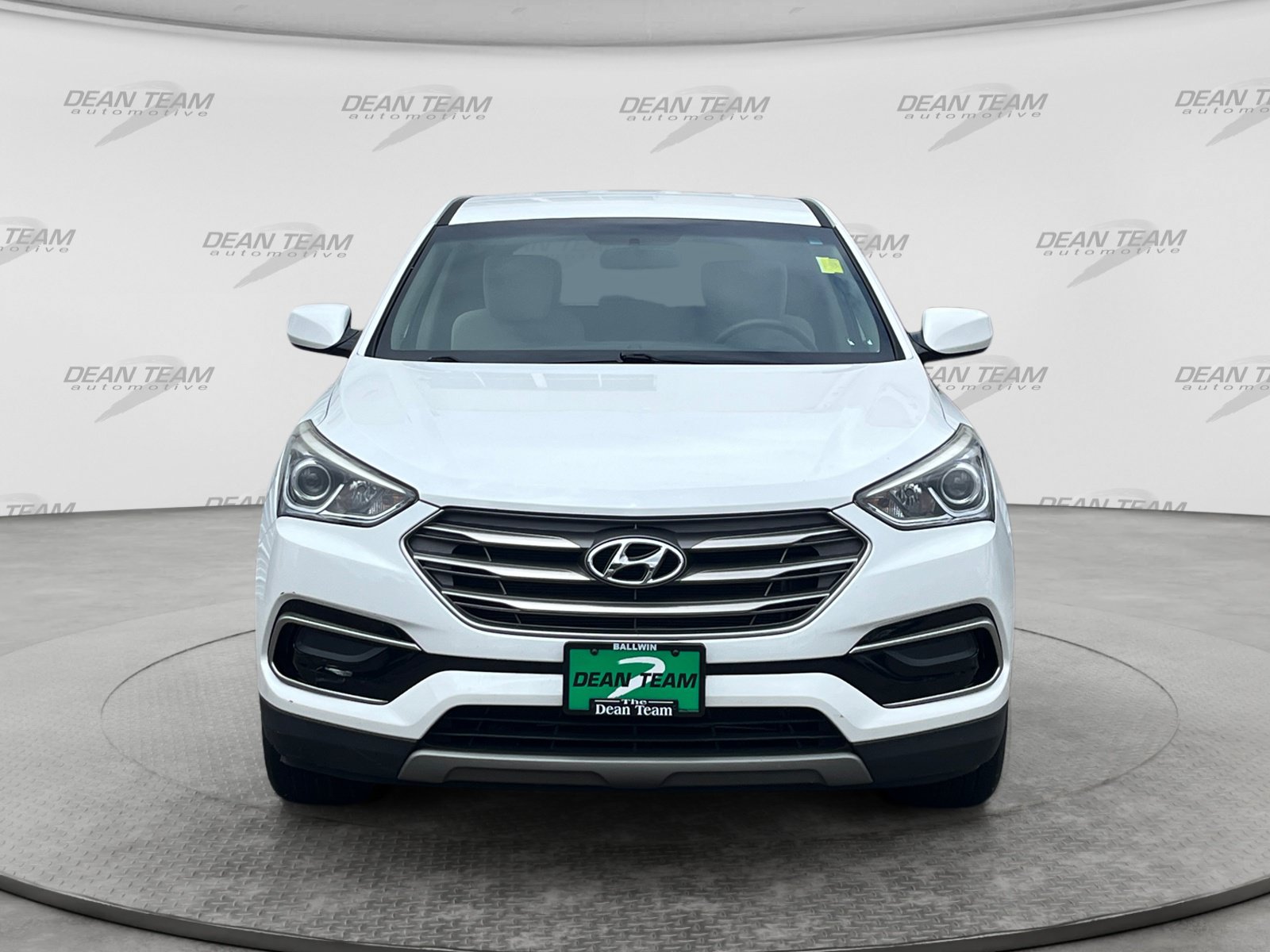 Used 2017 Hyundai Santa Fe Sport FWD image 2
