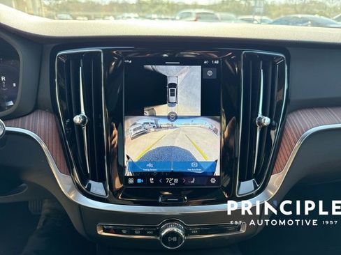 Certified 2025 Volvo V60 B5 Cross Country Plus image 13