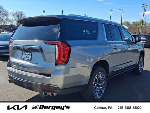 Used 2024 GMC Yukon XL Denali Ultimate AWD/4WD image 4