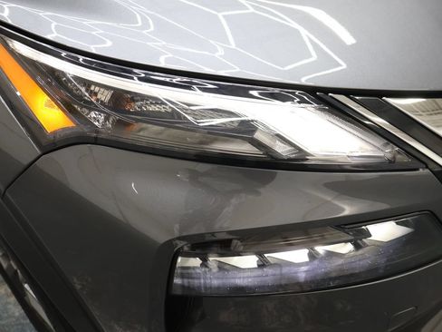 Used 2023 Nissan Rogue S AWD/4WD image 27