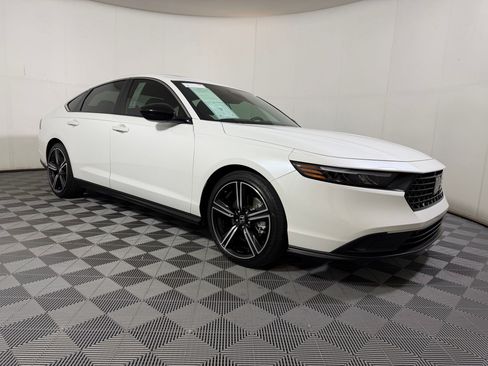 Used 2024 Honda Accord Sport image 6