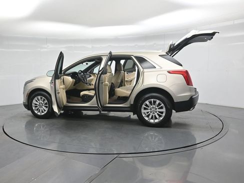 Used 2017 Cadillac XT5 FWD image 35