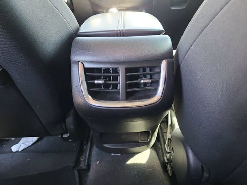 Used 2018 Chevrolet Malibu LT FWD image 29