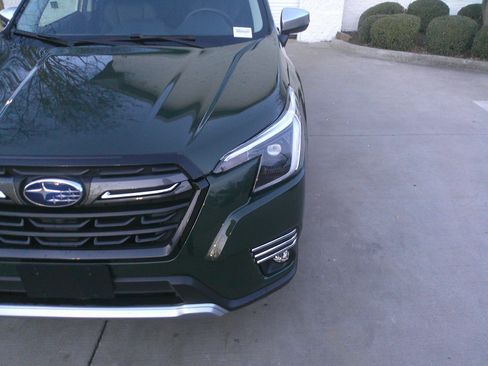 Used 2023 Subaru Forester Touring w/ Popular Package #2 image 7