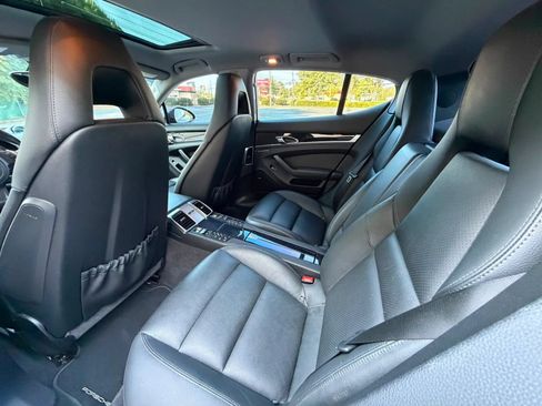 Used 2015 Porsche Panamera RWD image 22