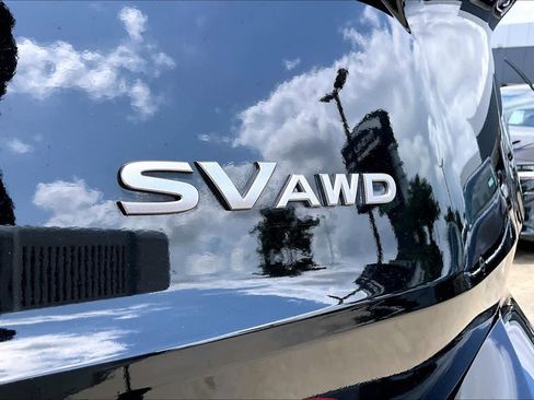 Used 2024 Nissan Rogue SV image 10