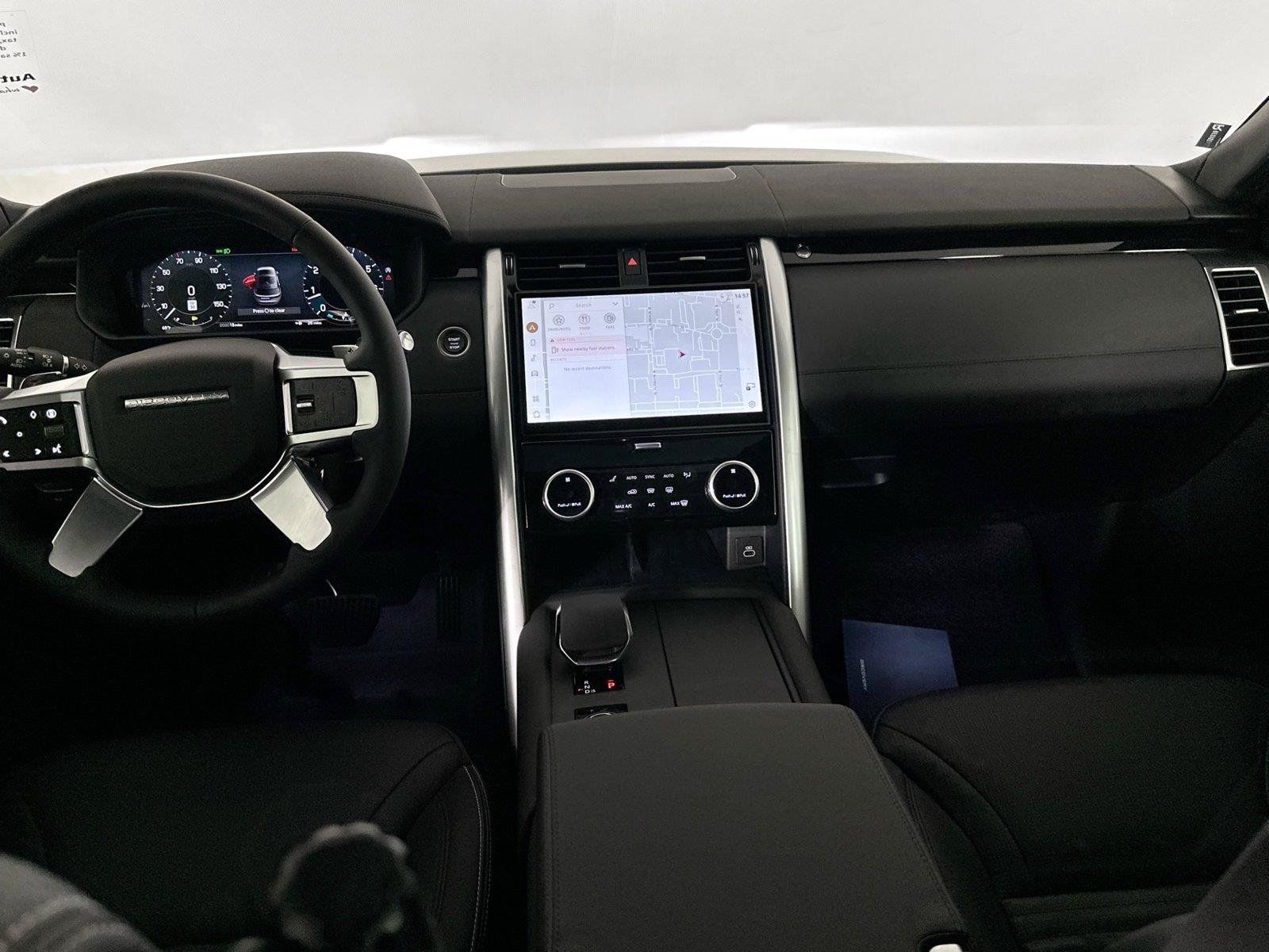 Certified 2025 Land Rover Discovery S AWD/4WD image 18