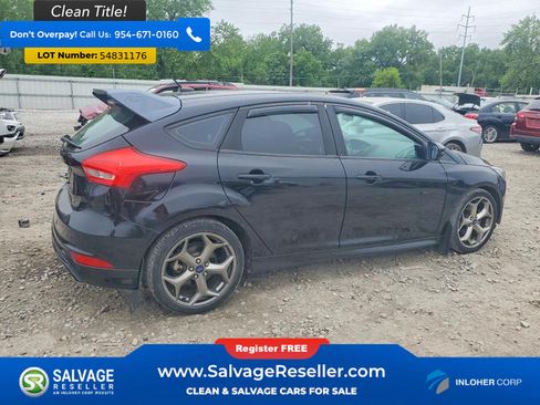 Used 2016 Ford Focus SE w/ SE Sport Package FWD image 4