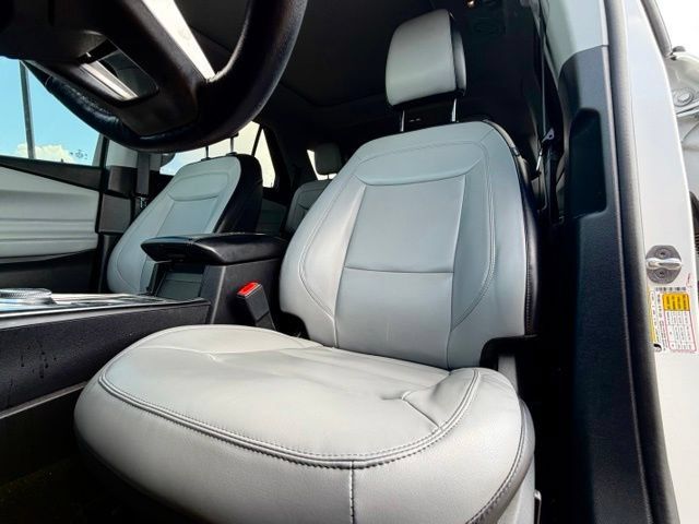 Certified 2021 Ford Explorer XLT w/ Equipment Group 202A RWD image 6
