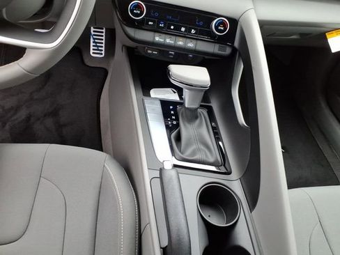 New 2026 Hyundai Elantra Sport FWD image 18