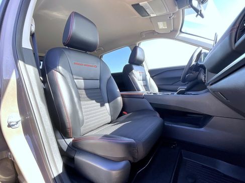 Certified 2025 Nissan Rogue SV AWD/4WD image 16