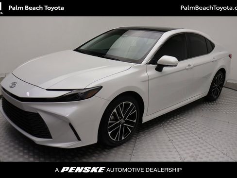 Certified 2025 Toyota Camry XLE FWD image 1