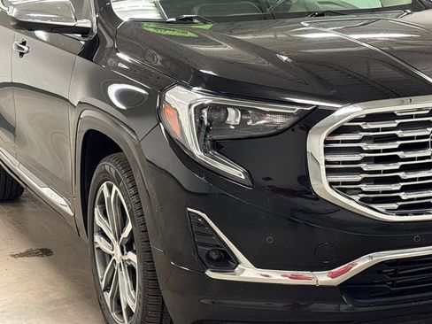 Used 2020 GMC Terrain Denali w/ Denali Premium Package FWD image 5