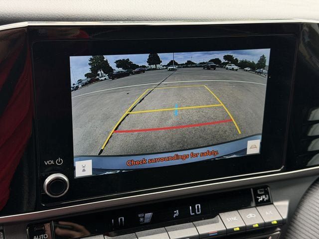 Used 2025 Toyota Camry SE FWD image 17