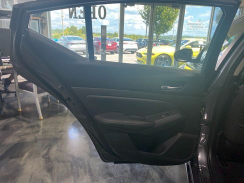 Used 2020 Nissan Altima 2.5 S FWD image 13