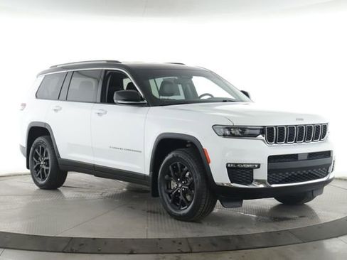 Used 2023 Jeep Grand Cherokee L Limited w/ MOPAR Finishing Package AWD/4WD image 2