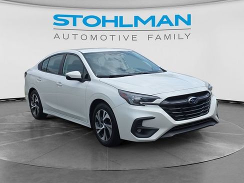 Certified 2025 Subaru Legacy Premium AWD/4WD image 3