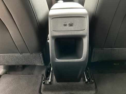 Used 2025 Chevrolet Trax LT w/ LT Convenience Package image 18