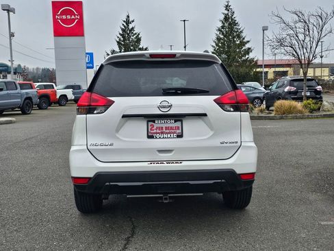 Used 2017 Nissan Rogue SV image 6