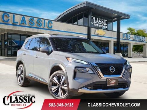 Used 2021 Nissan Rogue Platinum image 1