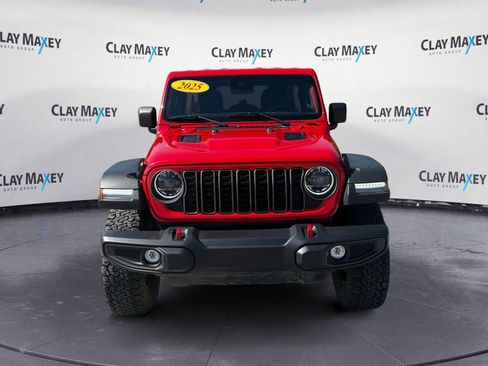 Used 2025 Jeep Wrangler Unlimited Rubicon AWD/4WD image 8