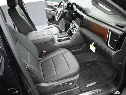New 2025 GMC Sierra 2500 Denali w/ Denali Reserve Package image 17