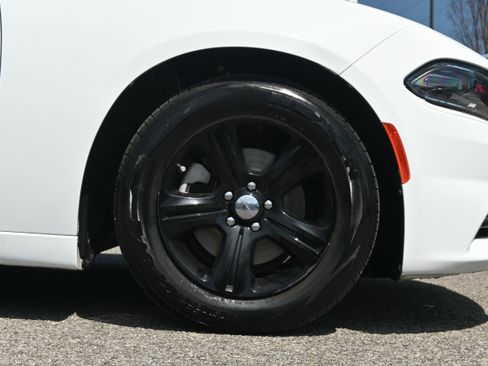Used 2023 Dodge Charger SXT RWD image 12