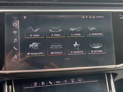 Used 2023 Audi Q8 Prestige AWD/4WD image 38