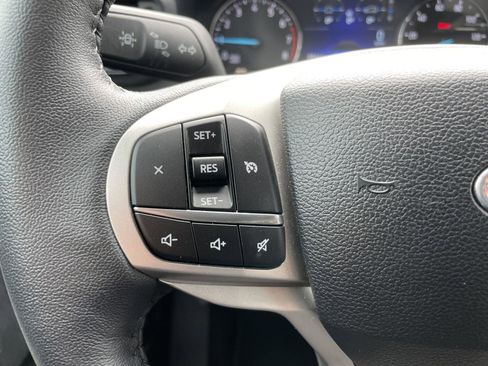 Used 2024 Ford Explorer XLT image 18