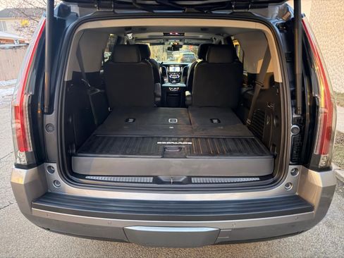 Used 2018 Cadillac Escalade Premium Luxury image 14