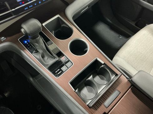 Used 2024 Toyota Sienna LE image 13