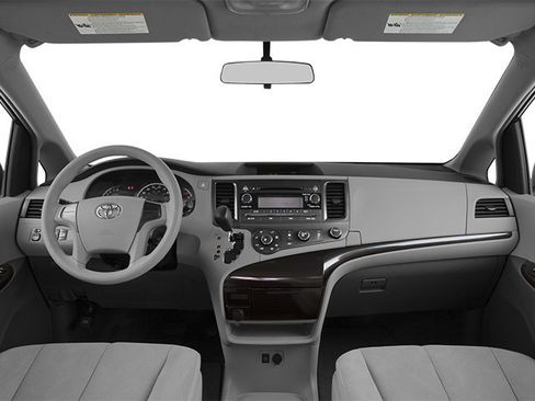 Used 2014 Toyota Sienna XLE FWD image 10
