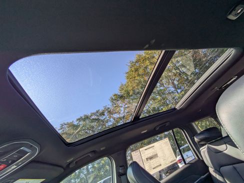 New 2025 Jeep Grand Cherokee L Limited image 23