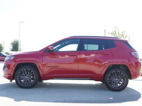 Certified 2023 Jeep Compass Limited image 6
