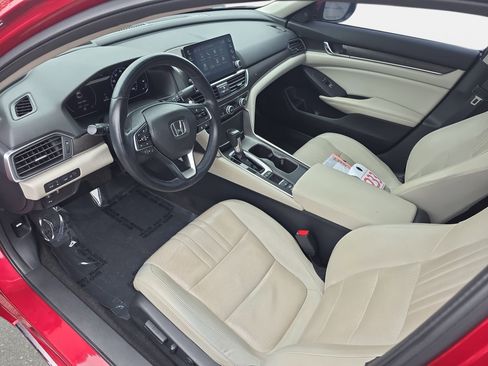 Used 2018 Honda Accord Touring image 15