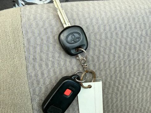 Used 2006 Toyota Corolla LE FWD image 29