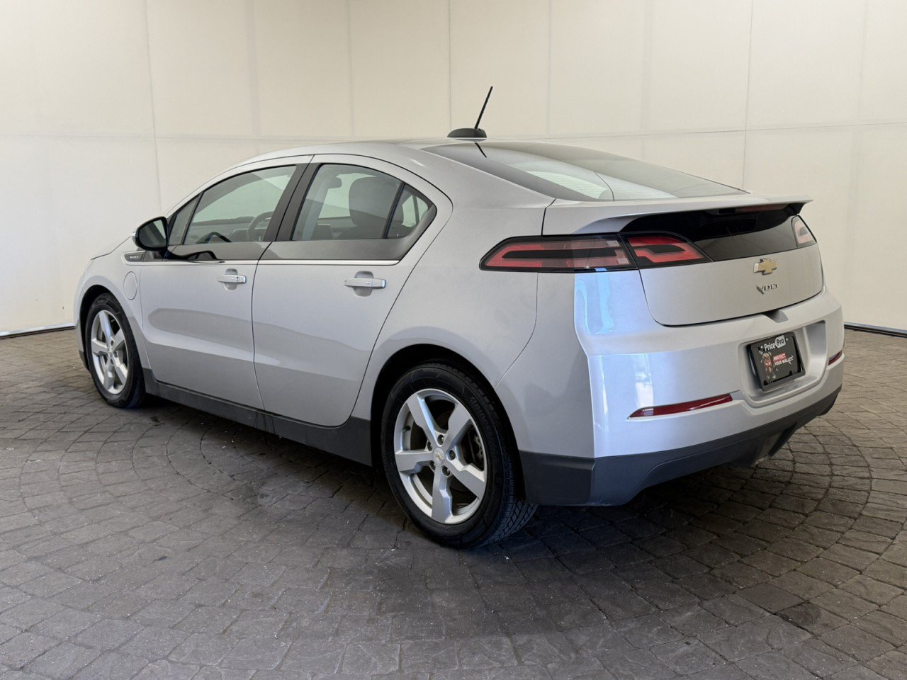 Used 2015 Chevrolet Volt FWD image 5