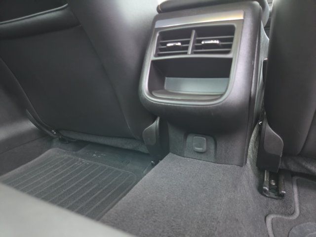 Used 2019 Chevrolet Impala LT FWD image 28