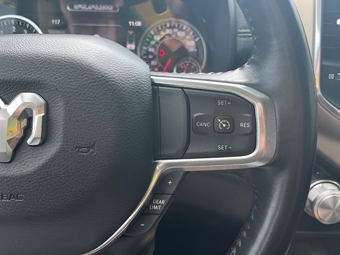 Used 2022 RAM 1500 Laramie AWD/4WD image 18
