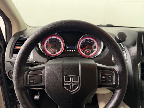 Used 2014 Dodge Grand Caravan SXT FWD image 14