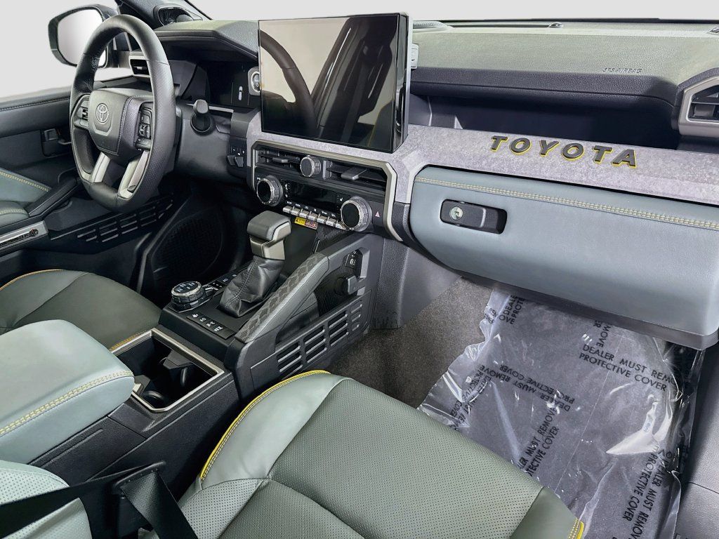 Certified 2026 Toyota 4Runner Trailhunter AWD/4WD image 34
