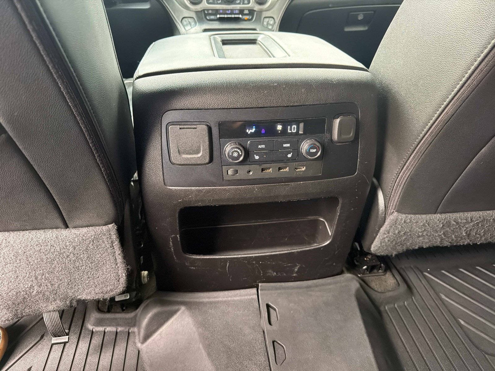 Used 2018 GMC Yukon SLT w/ Open Road Package RWD image 13