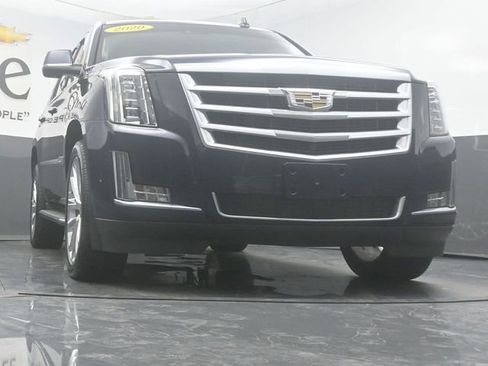 Used 2020 Cadillac Escalade Luxury AWD/4WD image 3