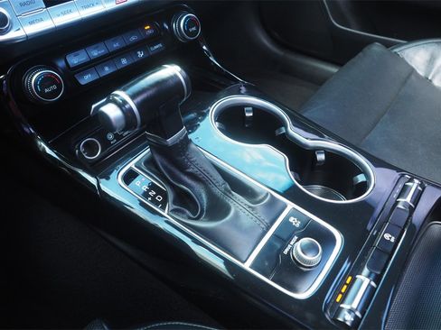 Used 2020 Kia Stinger GT-Line w/ Sun & Sound Package image 11