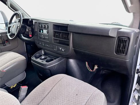 Used 2021 Chevrolet Express 3500 w/ Power Convenience Package RWD image 18
