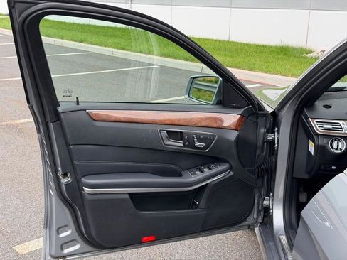 Used 2014 Mercedes-Benz E 350 4MATIC Wagon w/ Premium 1 Package image 28