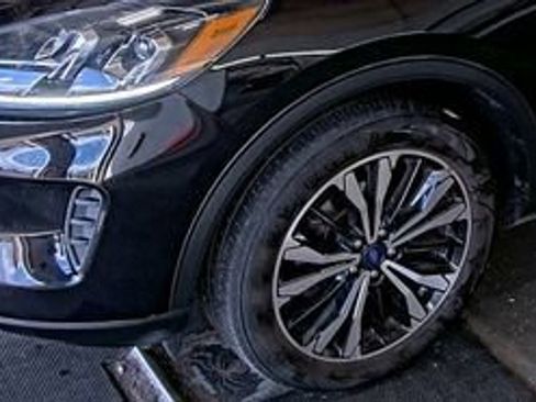 Used 2022 Ford Escape SE w/ SE Sport Appearance Package AWD/4WD image 7