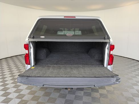 Used 2021 Chevrolet Silverado 1500 LTZ w/ LTZ Premium Package AWD/4WD image 14